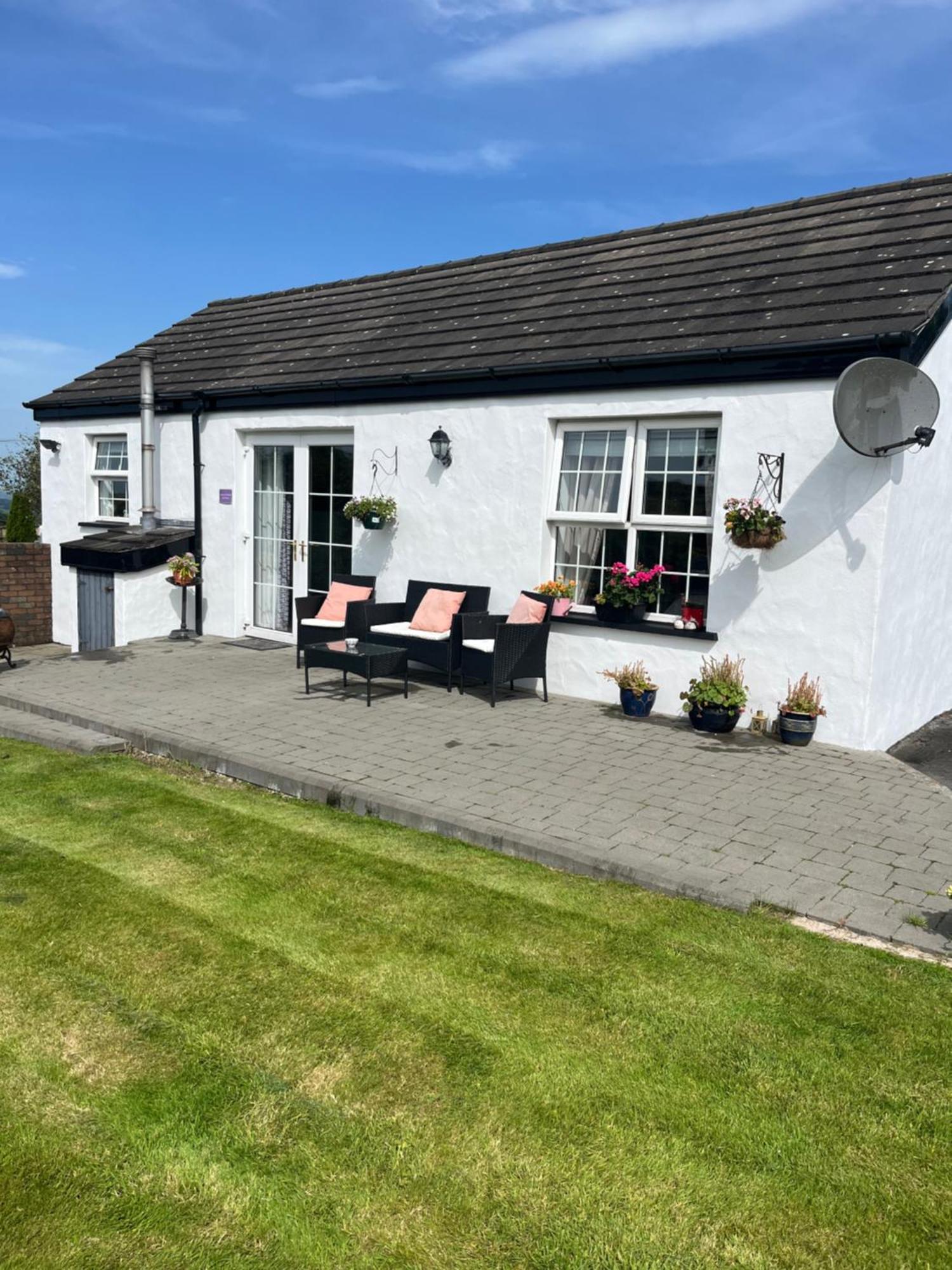 Gateway To The Glens Villa Ballymena Exterior foto